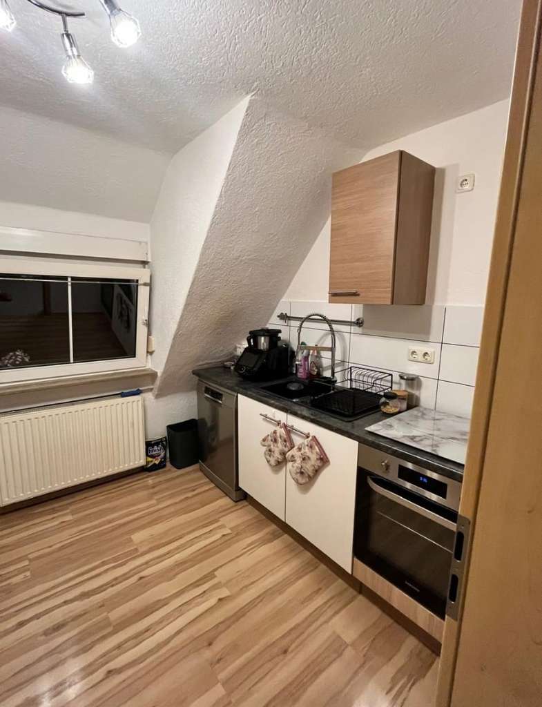 Renovierte Dachgeschosswohnung mit 3 Zimmern in Lüdenscheid-Brügge