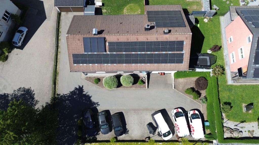 Immobilie in Opfenbach - Ideal für Kapitalanleger oder gemeinsames Wohnen – modernisiertes Mehrfamilienhaus mit PV-Anlage - Bild 1