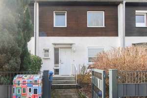 Gestalten Sie Ihr Familienzuhause: Reihenmittelhaus mit Garten und Balkon in Hofheim-Marxheim