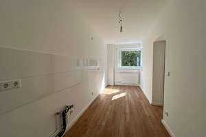 Helle sanierte 2 Zimmerwohnung mit 5,56% Abschreibung nach Restnutzungsgutachten – Die vollständige Adresse der Immobilie erhältst du vom Anbieter., 14055 Westend, Berlin – Vorschaubild 2