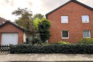 Reizvolles Einfamilienhaus mit Potenzial/Top Lage im Nienburger Grefengrund,schöner Garten u.Garage! – Die vollständige Adresse der Immobilie erhältst du vom Anbieter., 31582 Nienburg (Weser) – Vorschaubild 1