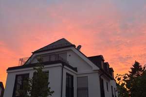 Zweitbezug 2-Zimmer-Dachterrassenwohnung in Mehrfamilienvilla mit fünf Wohneinheiten