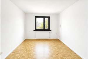 Sofort freie 2,5-Zimmer-Wohnung mit großem Balkon, Einbauküche und Aufzug – Höherweg 33, 40233 Flingern Süd, Düsseldorf – Vorschaubild 5