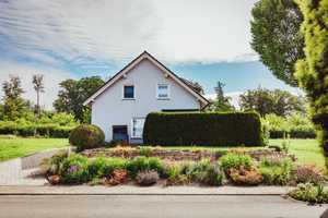 Freistehendes 5-Zimmer-Einfamilienhaus im OT Bühne – Höxter (Kreis) – Vorschaubild 1