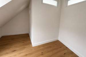 Sanierte Dachgeschoss-Maisonett-Wohnung zu Vermieten | 3-Zimmer-Wohnung (98m²) – Blumenthalstraße 2, 90429 Himpfelshof, Nürnberg – Vorschaubild 5