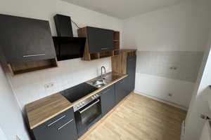 Vollständig renovierte 2-Raum-EG-Wohnung mit neuer Einbauküche in Osnabrück – Sutthauser Straße 134a, 49080 Osnabrück – Vorschaubild 1