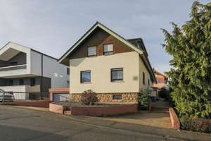 Zweifamilienwohnhaus! Gute Aufteilung! – Die vollständige Adresse der Immobilie erhältst du vom Anbieter., 75180 Büchenbronn, Pforzheim – Vorschaubild 2