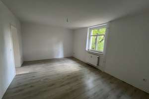 Anschauen-Einziehen - Helle 2 Zi.-EG Wohnung  - modernes Wannenbad mit Fenster – Werthauserstr. 101, 47226 Hochemmerich, Duisburg – Vorschaubild 3