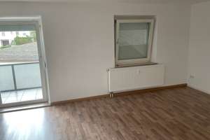 Schicke 3-Zimmer-Wohnung mit Balkon im Dreifaltigkeitsviertel – Max-Schlosser-Str. 6, 92224 Kernstadt, Amberg – Vorschaubild 2
