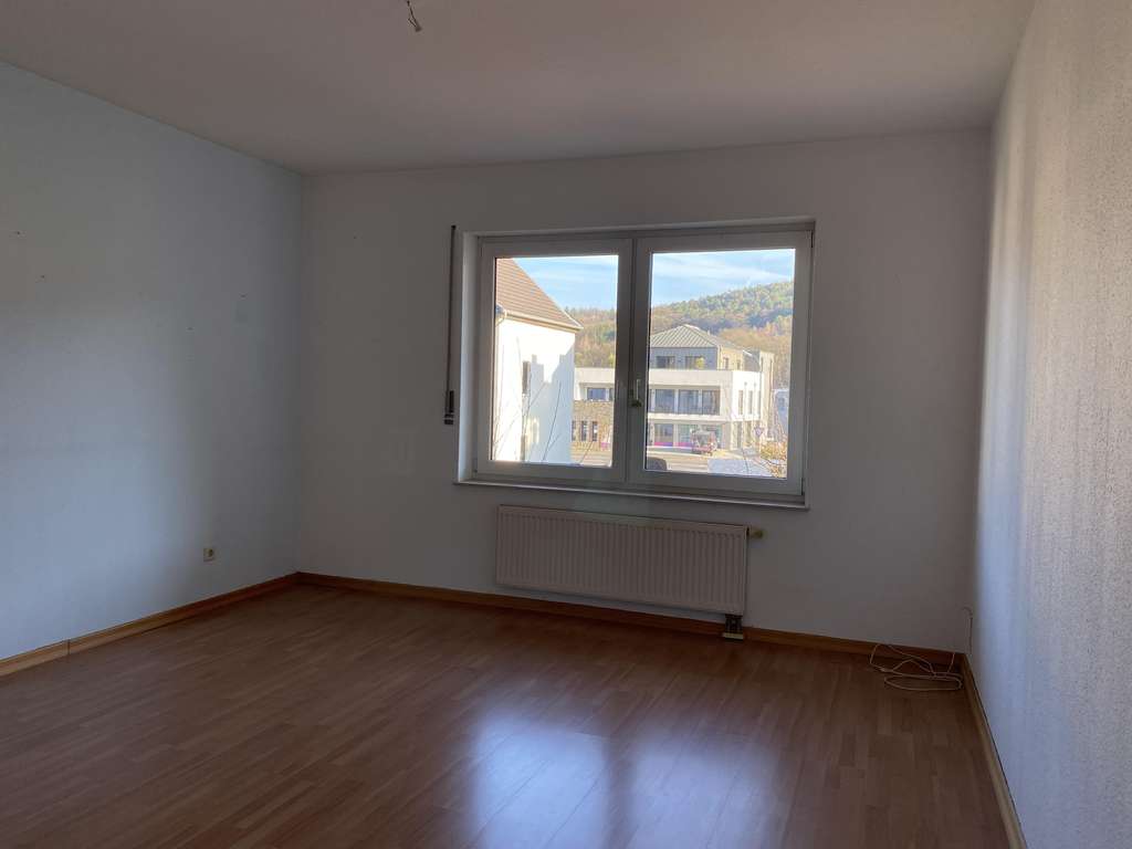 Immobilie in Bad Neuenahr-Ahrweiler - Wohnen in Walporzheim! Nur wenige Schritte bis in die beliebten Weinberge - Bild 3