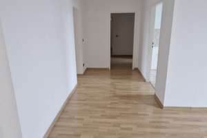 Helle 3-Raum-Dachgeschosswohnung mit Balkon und Stellplatz – Fichtestraße 47, 39112 Sudenburg, Magdeburg – Vorschaubild 4