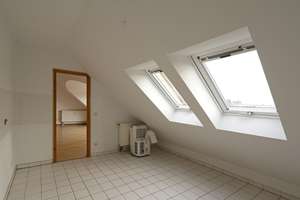 3 Zimmer Dachgeschosswohnung mit Sonnenterrasse und Balkon – Allacher Strasse 6, 85757 Karlsfeld – Vorschaubild 10