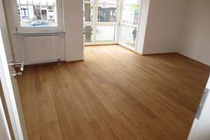 Sanierte 2 Zimmer - Mietwohnung mit Wintergarten, Terrasse und Gartenanteil in Regensburg West – Die vollständige Adresse der Immobilie erhältst du vom Anbieter., 93049 Westenviertel, Regensburg – Vorschaubild 2
