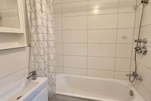 Selbst einziehen oder Kapitalanlage-
Schöne zwei Zimmer Wohnung – Die vollständige Adresse der Immobilie erhältst du vom Anbieter., 65189 Südost, Wiesbaden – Vorschaubild 8