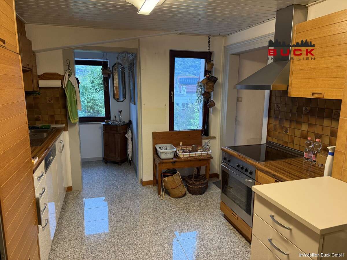 Immobilie in Kuchen - Sowas gibt es nicht so oft... viel Platz, eigene Garage und Gartenanteil zum Kauf - Bild 1