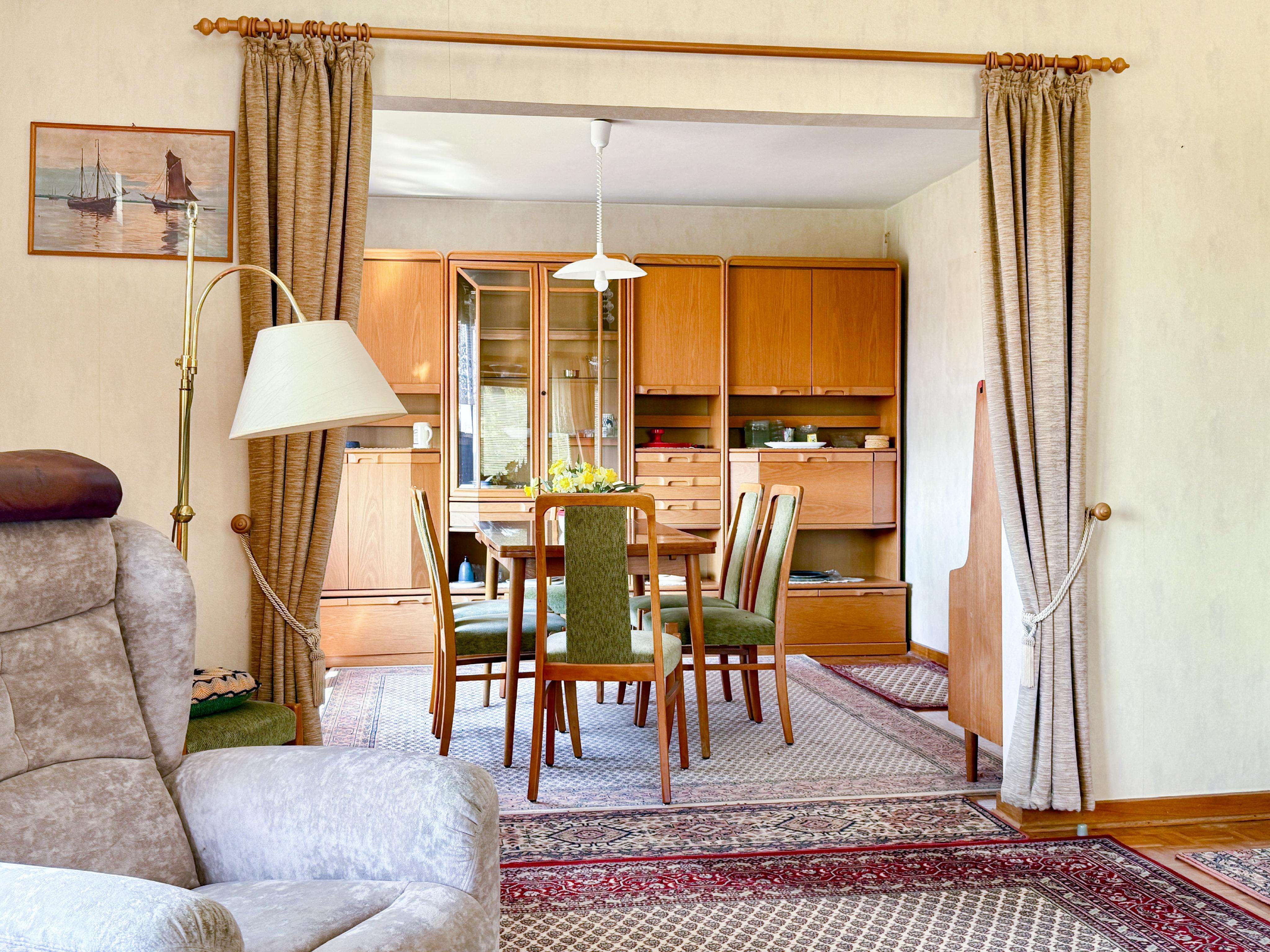 Immobilie in Bosau - Lage mit Aussicht - Älteres Familienhaus mit Gestaltungsspielraum - Bild 0