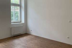 Zweitbezug nach San.! Kompakte 3-Zi. mit Einbauküche, Lam., Lift u. Wanne! – Tschaikowskistraße 29, 9130 Sonnenberg, Chemnitz – Vorschaubild 4