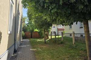 Komfortables Wohnen mit großem Balkon und separater Küche in ruhiger, grüner Lage. – Die vollständige Adresse der Immobilie erhältst du vom Anbieter., 1159 Naußlitz, Dresden – Vorschaubild 3