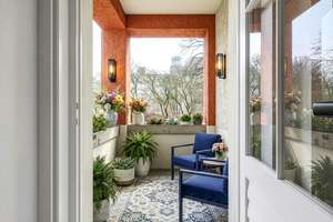 **Modern sanierte Hochparterre-Wohnung mit optimalem Grundriss und ruhigem Balkon zum begrünten Inne