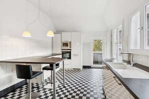 Exklusives Dachgeschossjuwel mit zwei Balkone in herrschaftlicher Villa – Die vollständige Adresse der Immobilie erhältst du vom Anbieter., 30161 Oststadt, Hannover – Vorschaubild 3