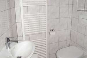 Traumhafte 3 Raum-DG-Mais.-Wohnung mit EBK; 2 Bäder, in unmittelbarer Uni-Nähe!!! – Fabriciusstr. 7, 9126 Bernsdorf, Chemnitz – Vorschaubild 5