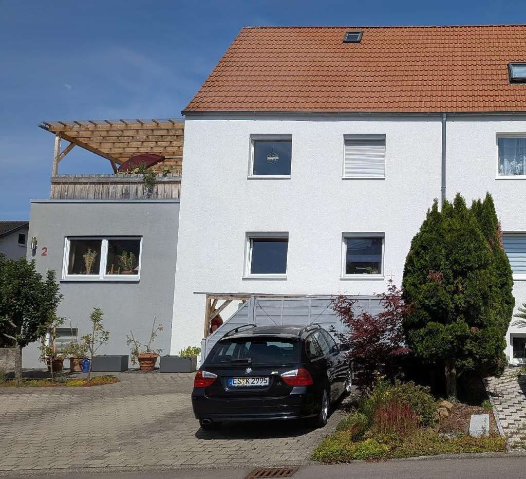 Immobilie in Neuffen - Provisionsfrei: Haus in Haus mit zwei Eigentumswohnungen - Bild 1