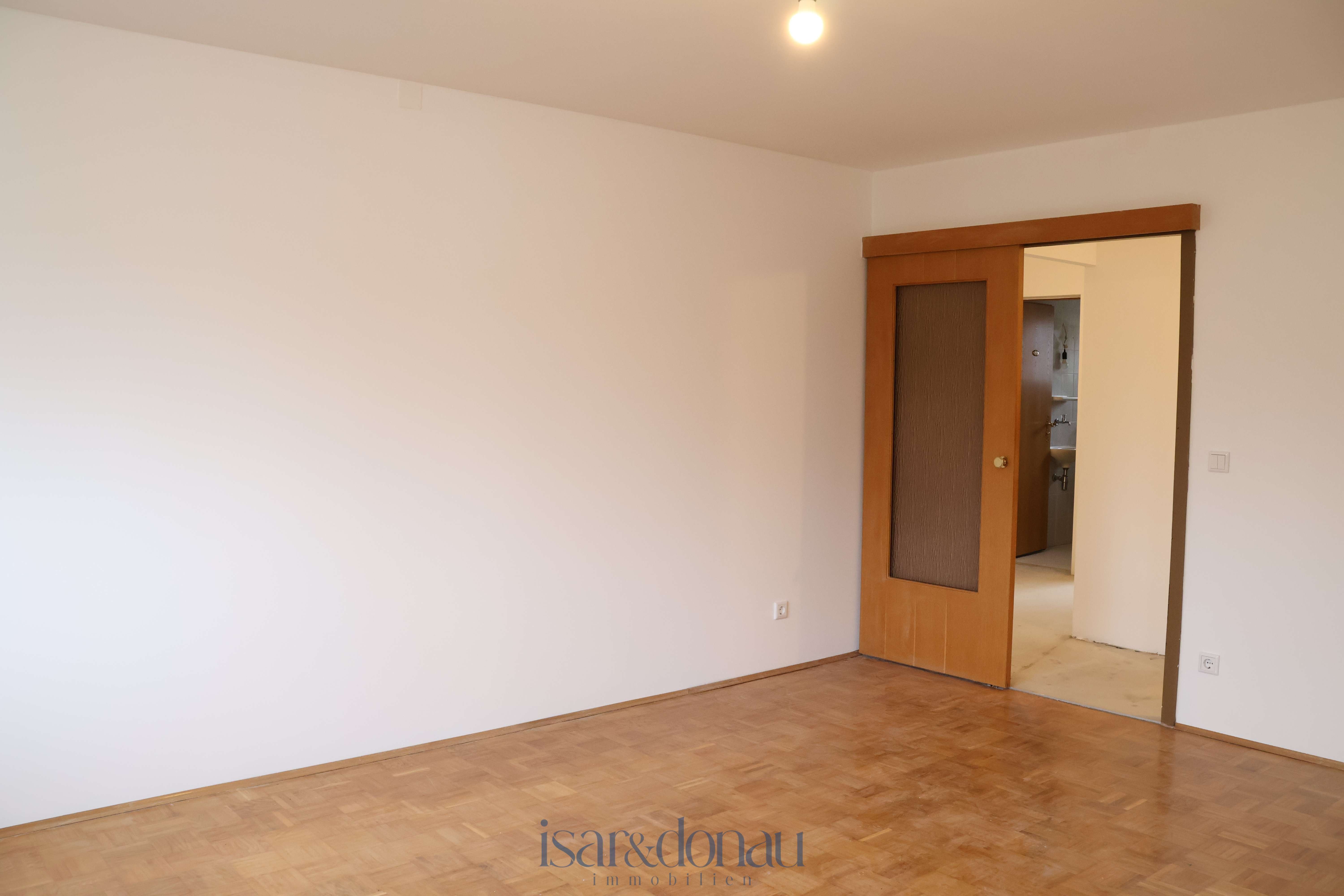 Immobilie in Unterhaching - Gepflegte 3-Zimmer-Wohnung mit Westausrichtung – teils renoviert und bereit für neue Ideen - Bild 4