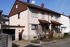 Doppelhaushälfte mit Garage in Unterensingen zu vermieten