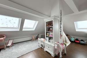 - Exklusives Wohngefühl über zwei Etagen - Großzügige 6,5-Zimmer-Wohnung mit Panoramablick – Die vollständige Adresse der Immobilie erhältst du vom Anbieter., 70197 Rotebühl, Stuttgart – Vorschaubild 7