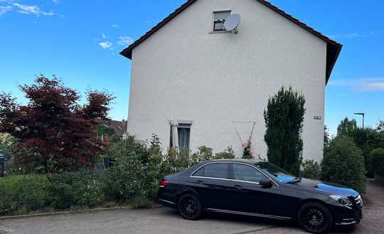 Sofort Einziehen Reihen-Eckhaus in Reutlingen-Garage