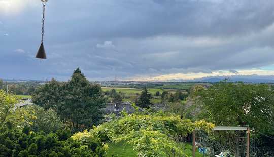 Bild von FREISTHENDES EINFAMILIENHAUS MIT EINLIEGERWOHNUNG UND GROßZÜGIGEM GARTENPARADIES IN KLEIN-KARBEN