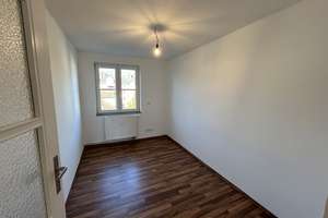 Altbau-Charme im Herzen von Göggingen: Stilvolle 3-Zimmer-Wohnung mit Balkon und EBK  – Bergstraße 6, 86199 Göggingen-Nordwest, Augsburg – Vorschaubild 18