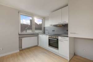 Stilvolle Wohnung mit Einbauküche sucht Nachmieter! – Chamissostraße 15, 42289 Heckinghausen, Wuppertal – Vorschaubild 2