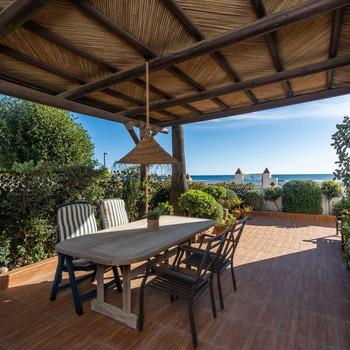 Beeindruckendes Reihenhaus in Strandnähe in Marina de Casares mit spektakulärem Meerblick