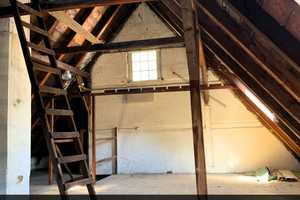 *Paket*: großes Grundstück mit renovierungsbedürftigem Haus im Herzen von Limbach-O. – Zwickau (Kreis) – Vorschaubild 4