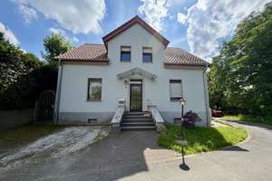 Einfamilienhaus mit großem Grundstück und viel Potenzial – Die vollständige Adresse der Immobilie erhältst du vom Anbieter., 33154 Salzkotten – Vorschaubild 1