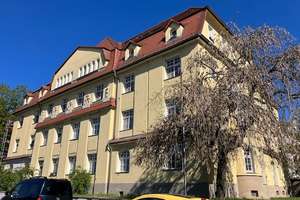 Mockau, frisch renovierte 2 Zimmer-Wohnung, Tageslichtbad mit Wanne im 1. OG, Laminat