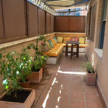 Erdgeschosswohnung mit Terrasse, Garage, Abstellraum und Pool