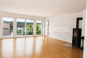 Schickes und gepflegtes RMH zur Miete •  Geniale Aussicht, Gärtchen, großzügige Zimmer, EBK, Carp...