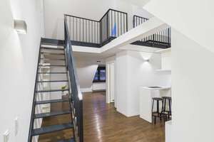 DIE ZIMMEREI | All-inclusive-Miete: Maisonette Wohnung mit Balkon - ideal für Young Pros | XL Bude – Resi-Huber-Platz 1, 81371 Sendlinger Feld, München – Vorschaubild 5