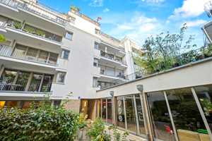 Elegante, bezugsfreie 2-Zi-Wohnung im Glockenbachviertel mit großer Terrasse im 1. OG – München – Vorschaubild 1
