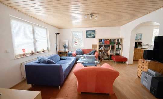 Kleine Doppelhaushälfte voller Charme OHNE Balkon und Garten im Herzen von Oberensingen frei ab 1.7.