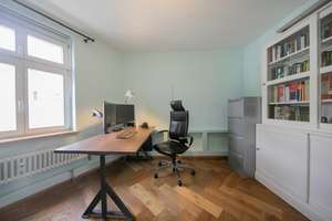 Bezugsfreie 3-Zimmer-Altbau-Wohnung in bester Mitte-Lage mit EBK – Kleine Hamburger Straße 24, 10115 Mitte (Ortsteil), Berlin – Vorschaubild 4