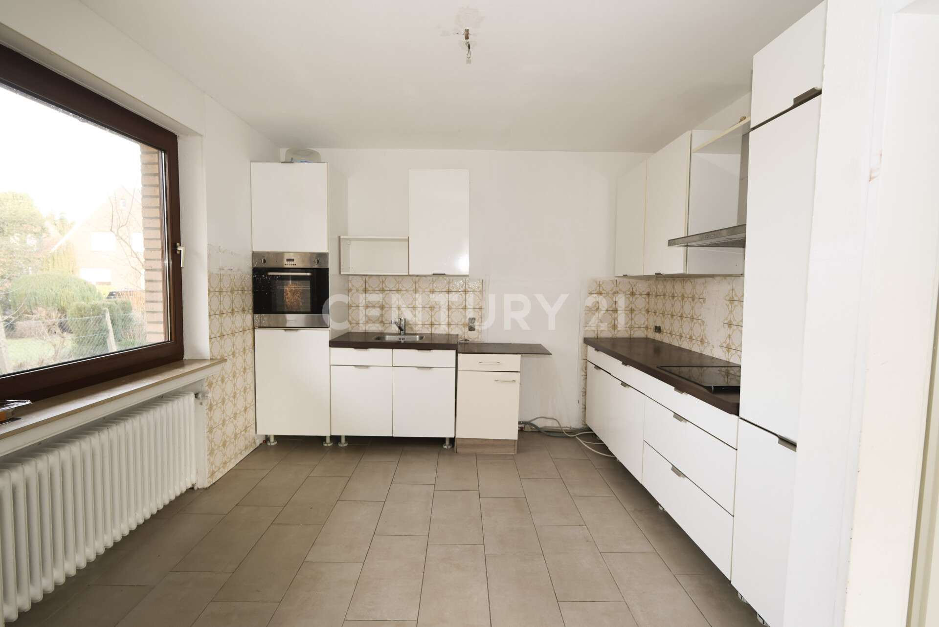 Immobilie in Bad Bentheim - Großes EFH mit drei Garagen auf großem Grundstück! - Bild 2