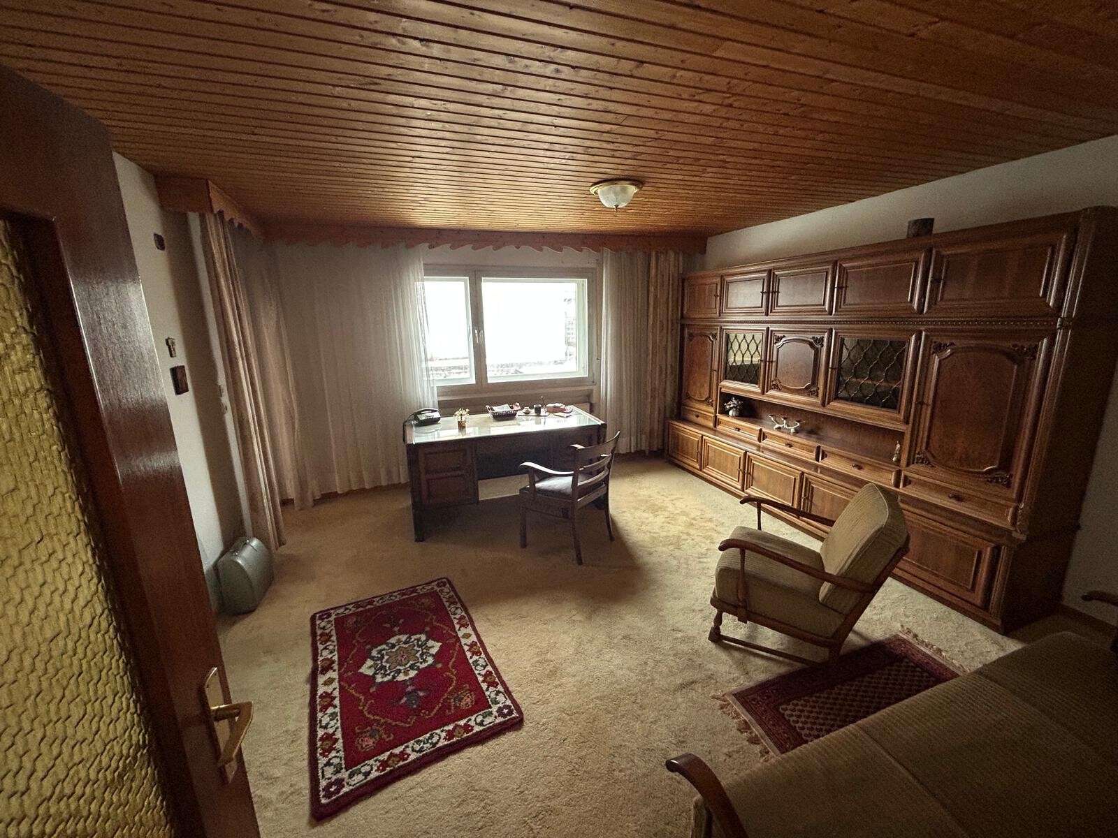 Großzügige Doppelhaushälfte mit zwei Wohneinheiten in ruhiger Lage von Maintal-Dörnigheim, Main Kinzig Kreis – Bild 2