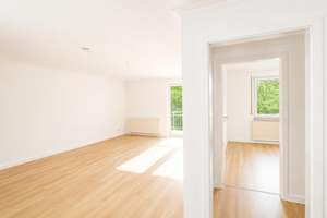 Erstbezug nach Modernisierung | 2-Zimmer-Wohnung mit Balkon, Aufzug & neuer Einbauküche – Gutsparkstraße 6/8, 4328 Paunsdorf, Leipzig – Vorschaubild 1
