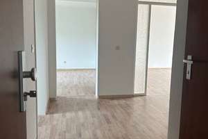 Gepflegte Zweizimmer-Etagenwohnung mit Balkon in ruhiger citynaher Lage, nur für 2 Personen – Die vollständige Adresse der Immobilie erhältst du vom Anbieter., 42655 Solingen-Mitte, Solingen – Vorschaubild 2