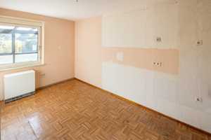 Geräumige Doppelhaushälfte mit Wintergarten und Potenzial zum Wohlfühlzuhause – Neu-Ulm (Kreis) – Vorschaubild 9