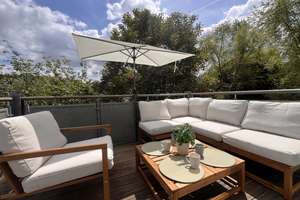 Hochwertig möblierte 2,5-Zimmer-Wohnung mit großer Terrasse 