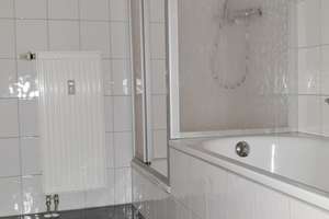 ***SCHÖNE WOHNUNG MIT SÜD/WEST-BALKON, GROSSE KÜCHE, BAD MIT WANNE/DUSCHE*** – Fritz-Matschke-Str. 5, 9113 Schloßchemnitz, Chemnitz – Vorschaubild 5